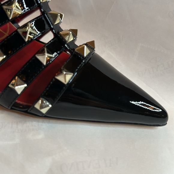 New Black patent design heels with gold studs - Picture 7 of 8